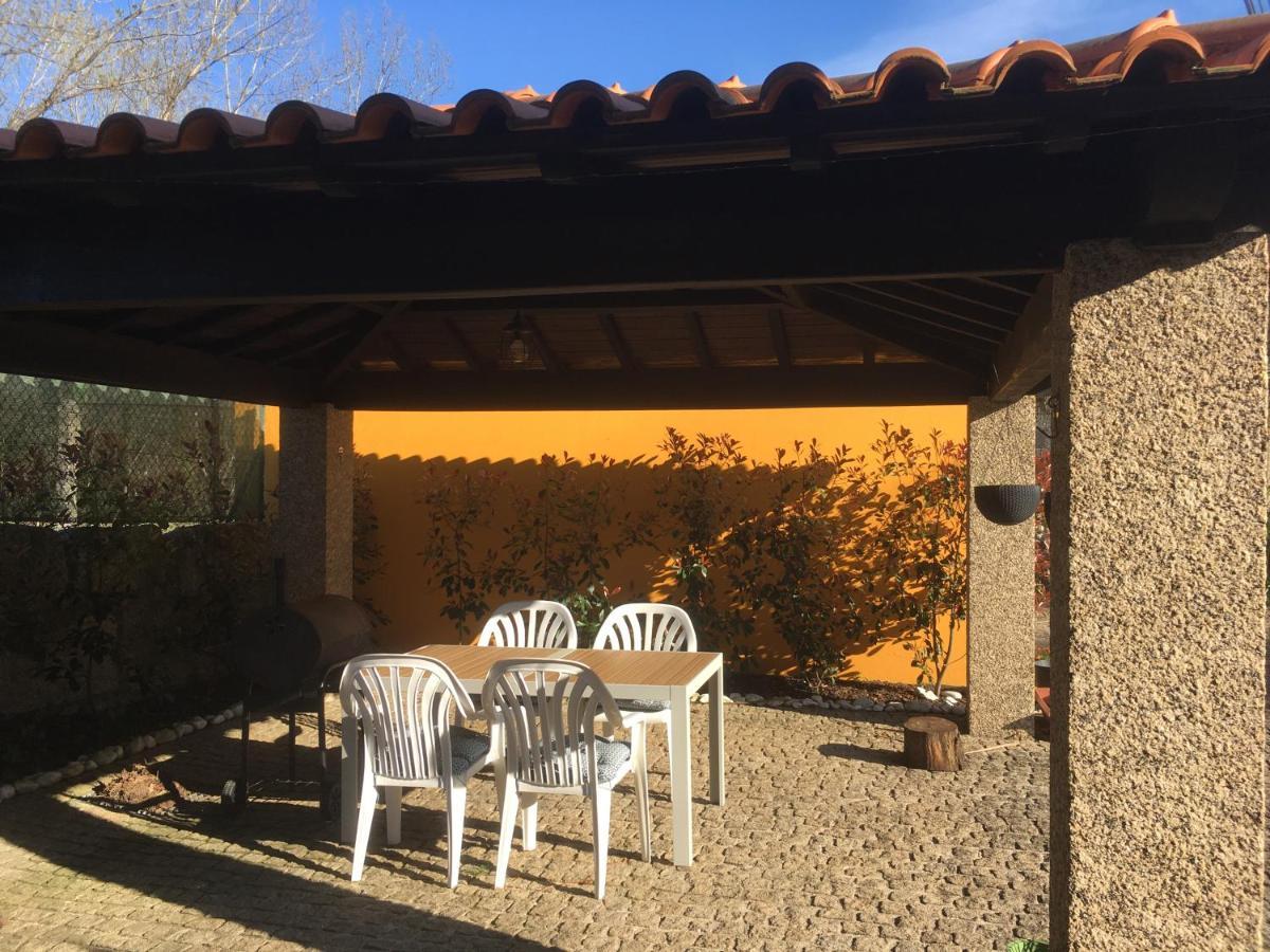 BERGUI Guesthouse - Guimarães Extérieur photo