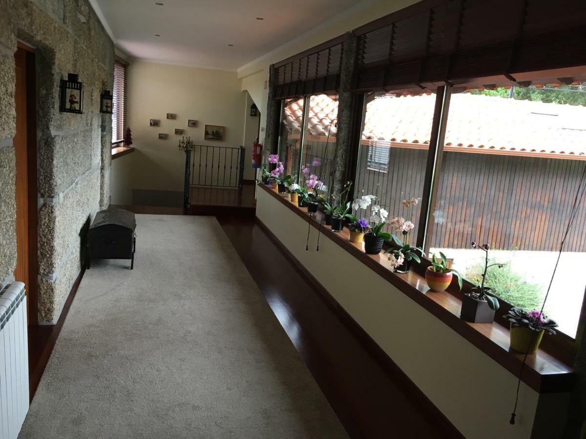 BERGUI Guesthouse - Guimarães Extérieur photo